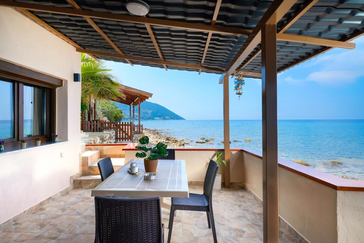 Вилла To Kyma - Seafront House Скала-Каллирахис Экстерьер фото