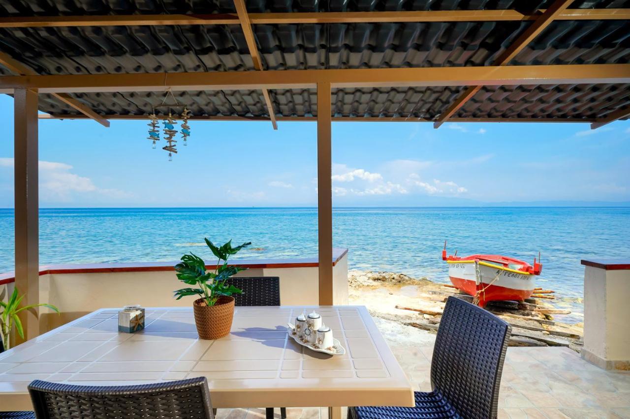 Вилла To Kyma - Seafront House Скала-Каллирахис Экстерьер фото