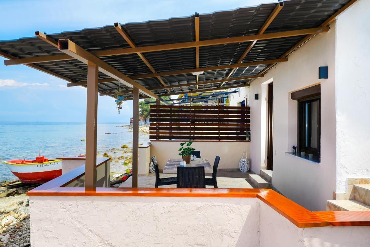 Вилла To Kyma - Seafront House Скала-Каллирахис Экстерьер фото