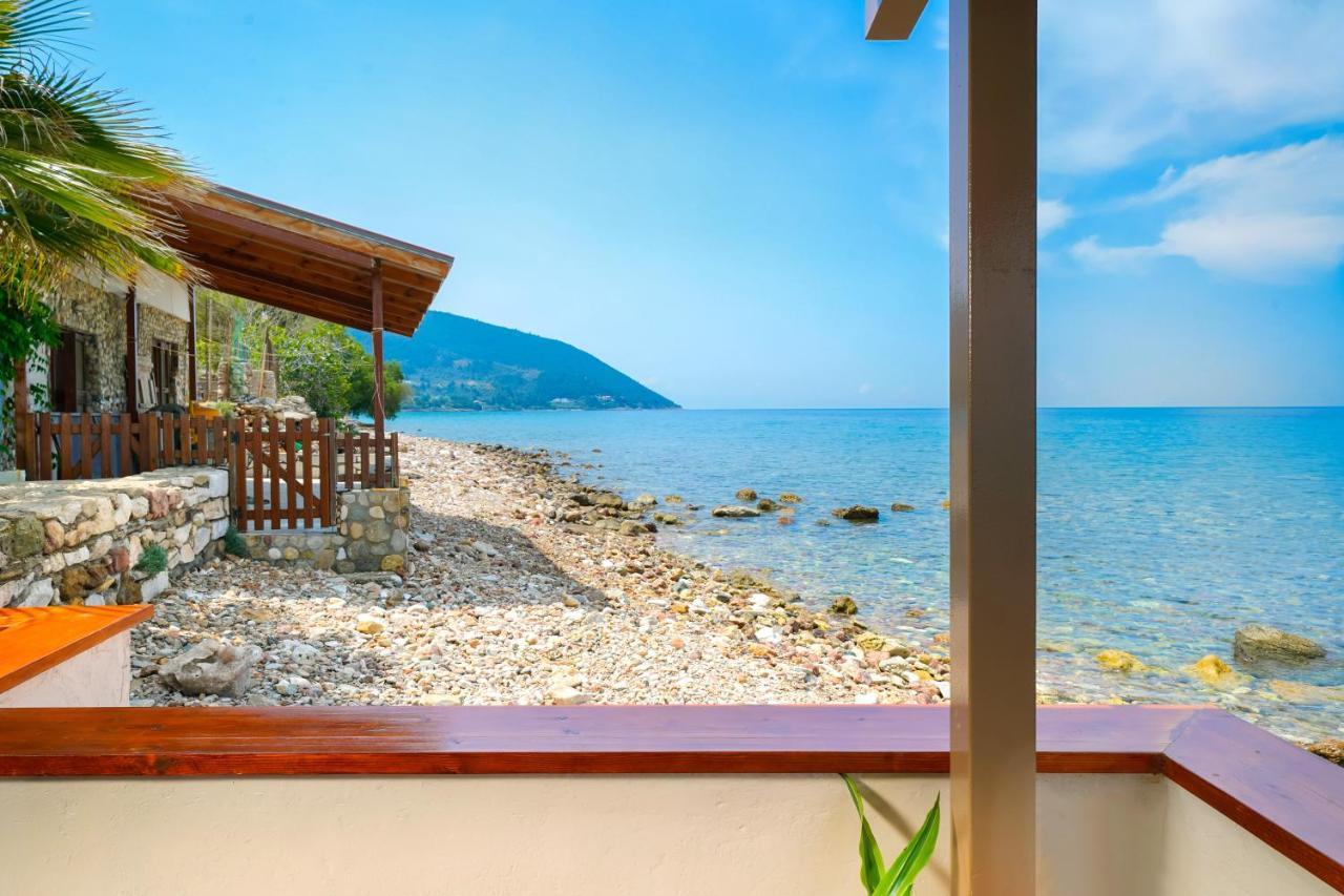 Вилла To Kyma - Seafront House Скала-Каллирахис Экстерьер фото